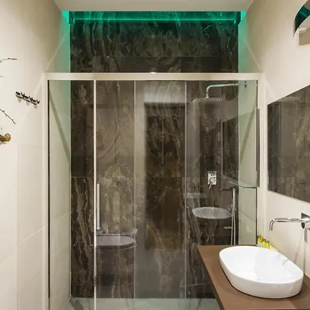 Navonamyhome فندق مبيت وإفطار *